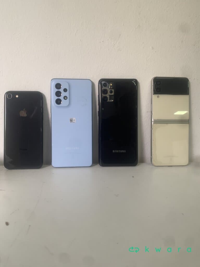 4 Celulares - 3 Samsung e Iphone - foto 1