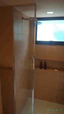Anteparo, Chuveiro e Acabamento de Misturador - foto 1