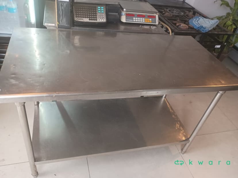 2 Bancadas de Inox e Bancada com Tampo Acrílico - foto 1