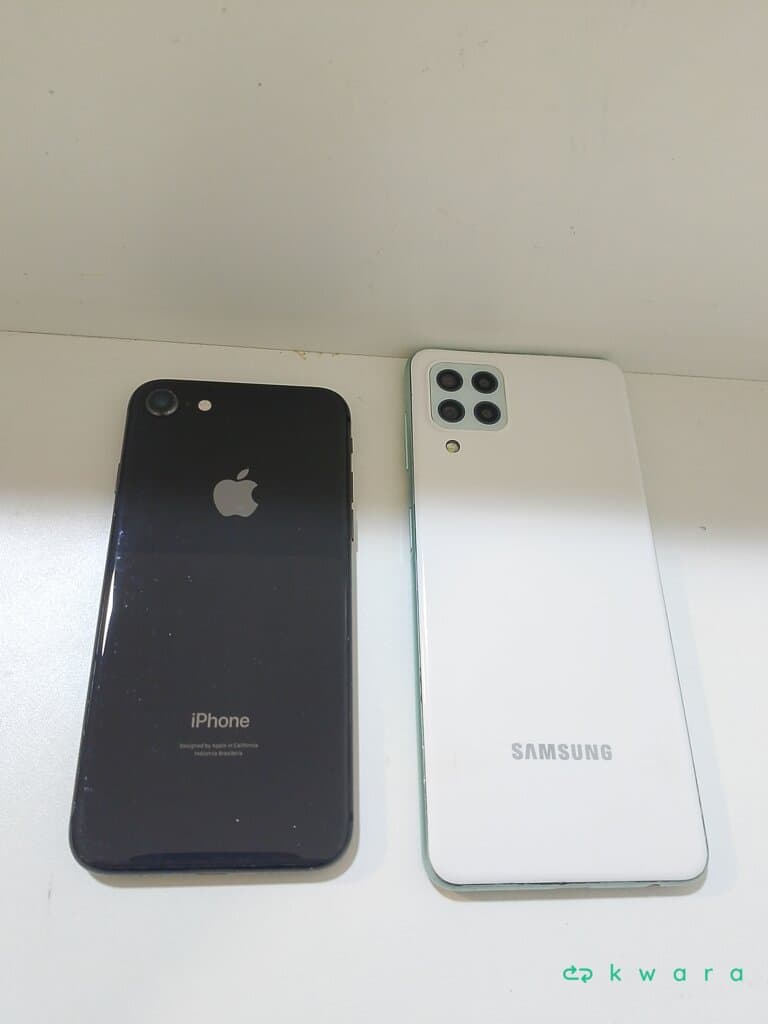 2 Celulares - Iphone 8 64GB e Samsung Galaxy A22 128GB - foto 2