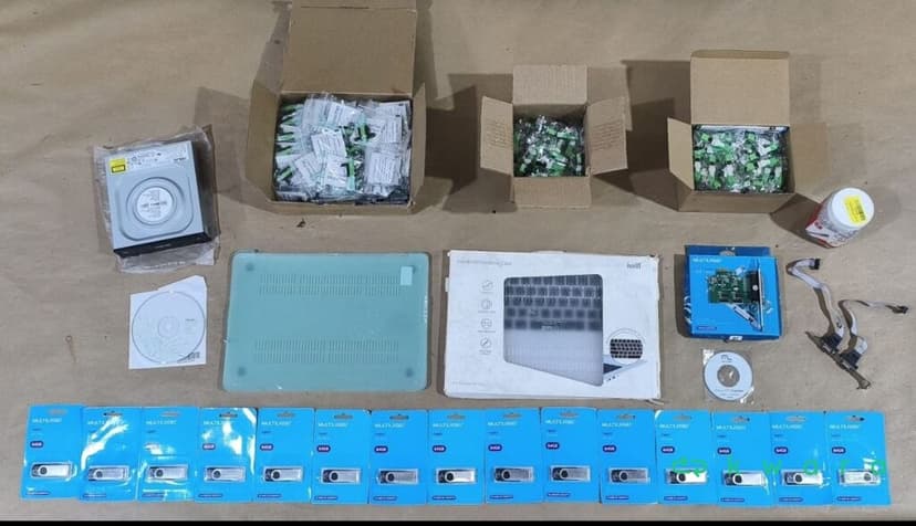 Aprox. 35 Itens de informática diversos - saldo a - KR4804 - foto 1