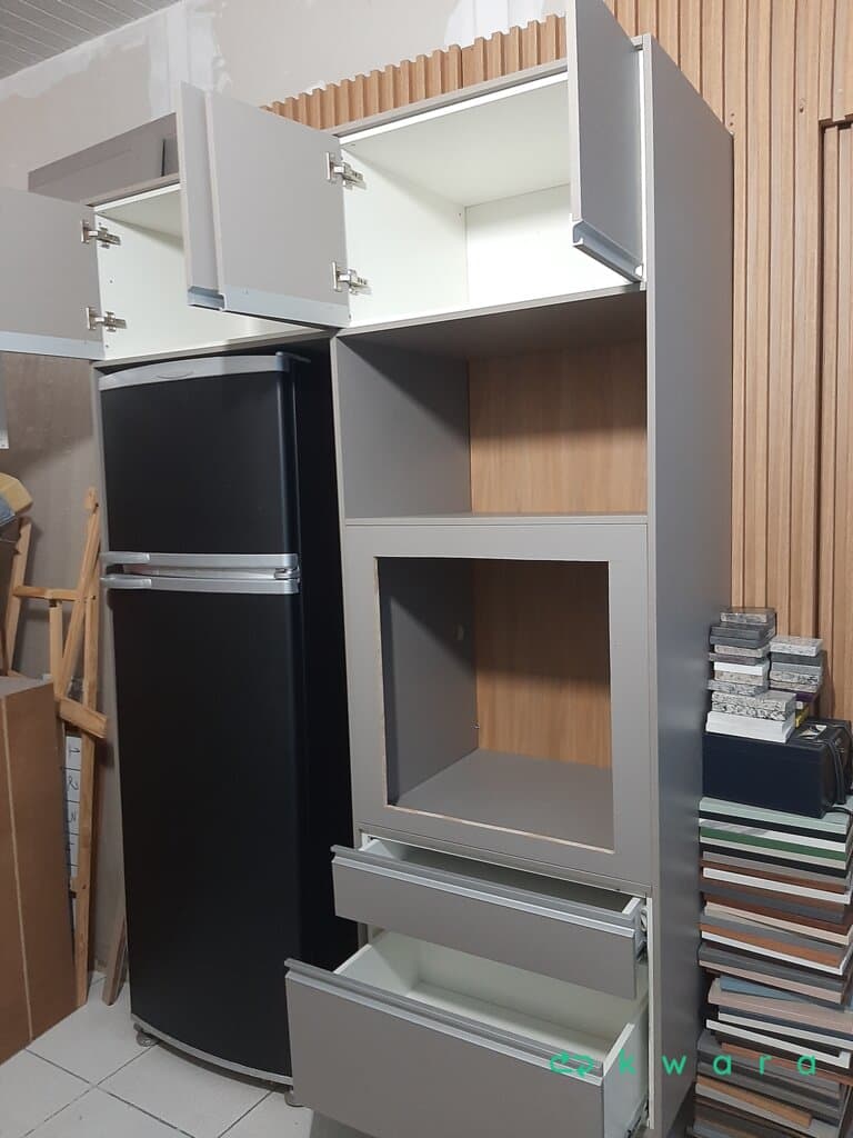 COZINHA PLANEJADA ARMARIO SUSPENSO 4 PORTAS, 2 GAVETAS E GABINETE 4 GAVETAS, 4 PORTAS (montado) + GRANITO PRETO SÃO GABRIEL - foto 7