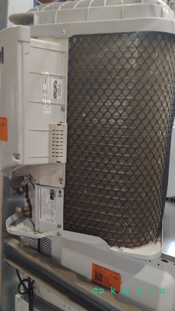 Aprox. 22 itens: Fogões, Ar Condicionados e Eletrodomésticos (Electrolux, Philips e Consul) - foto 1
