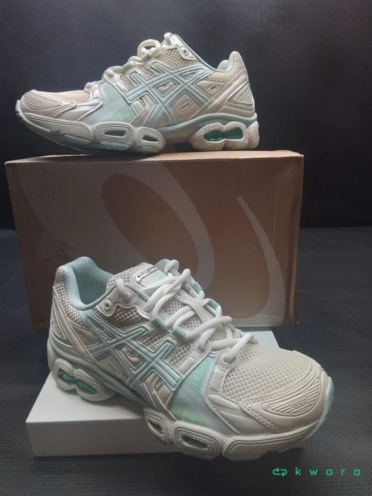 Aprox. 112 Itens - Como: Tênis New Balance, Asics, Adidas, entre outros - AVA VEN CAL 106 - foto 11