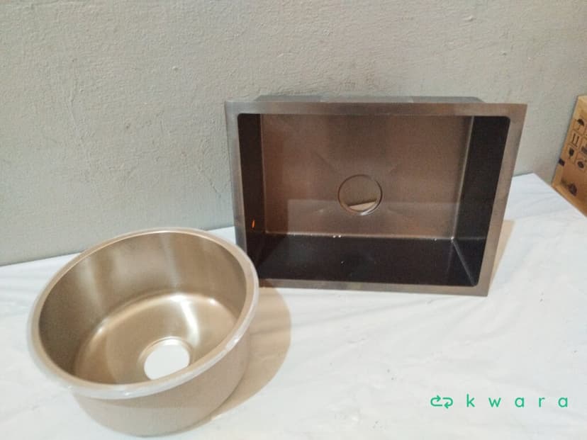 4 Cubas, 2 Vasos Sanitários, Jogo de Escorredor, 2 Torneiras Banheiro e Torneira Cozinha - foto 2