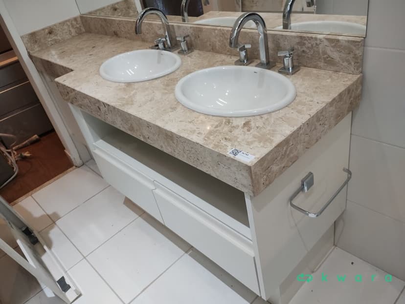 Pedra com 2 Cubas, 2 Torneiras e Gabinete - foto 1