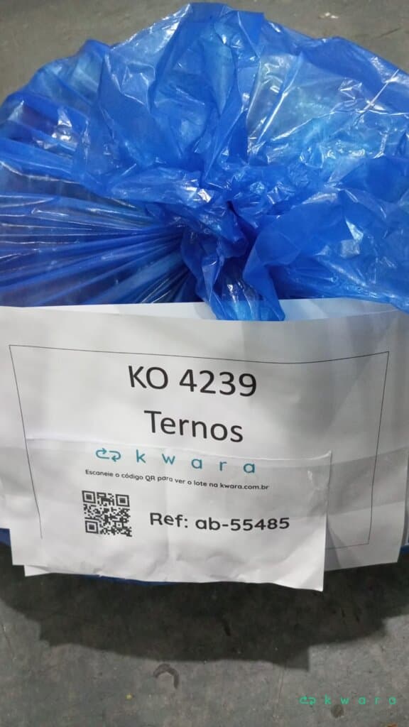 5 Ternos Hermanni diversos  - saldo a - KO4239 - foto 4