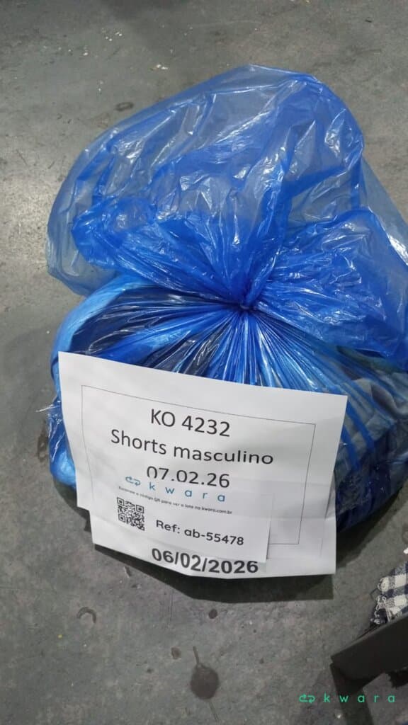 Aprox. 18 Shorts Masculinos diversos  - saldo a - KO4232 - foto 3
