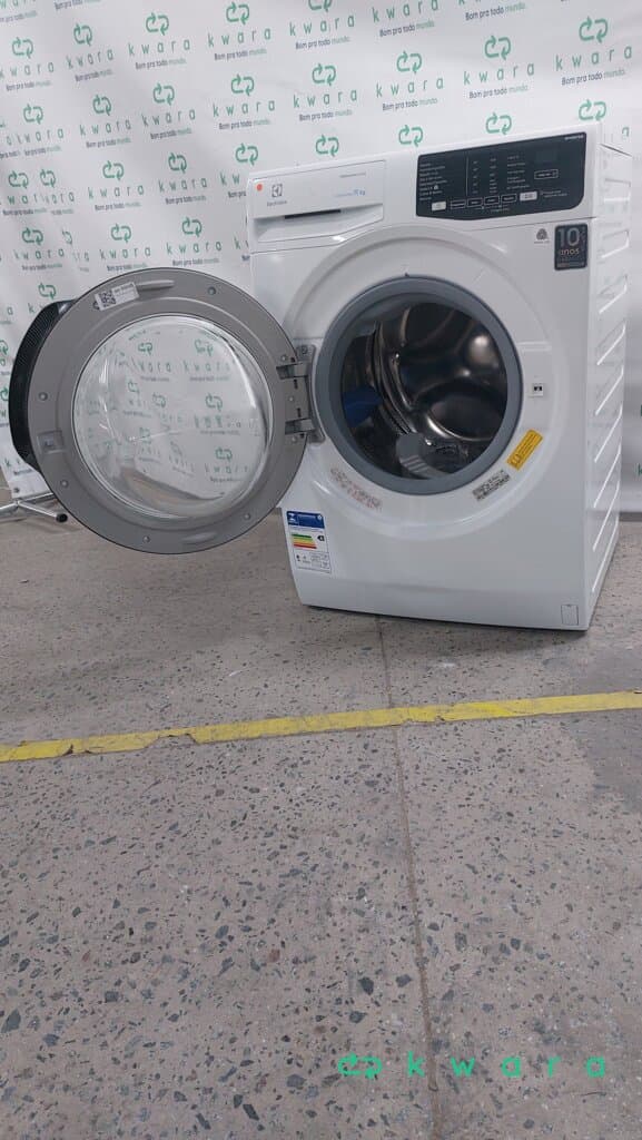 Lavadora de roupas Electrolux Front Load 11 KG - 110v - foto 2