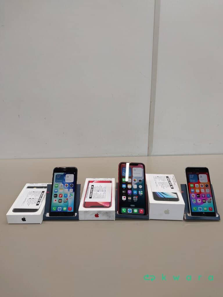 Aprox 54 Itens: Smartphones Samsung, Motorola, Oppo, LG, iPhone e Tablets diversos - foto 1