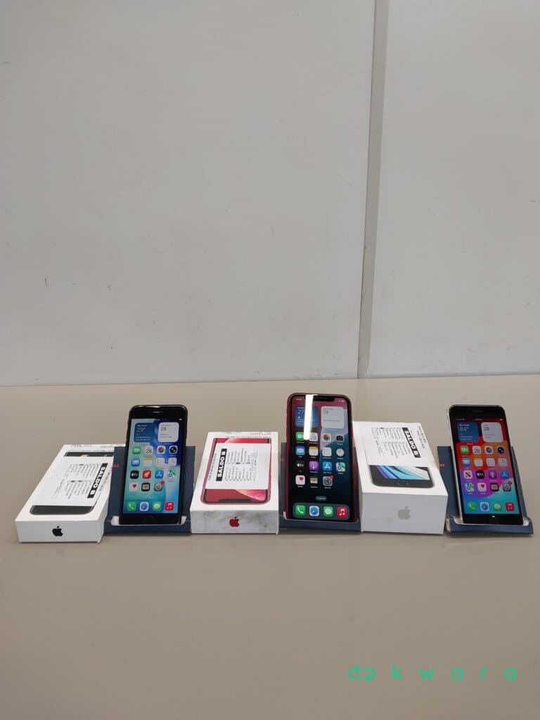 Aprox 54 Itens: Smartphones Samsung, Motorola, Oppo, LG, iPhone e Tablets diversos - foto 1