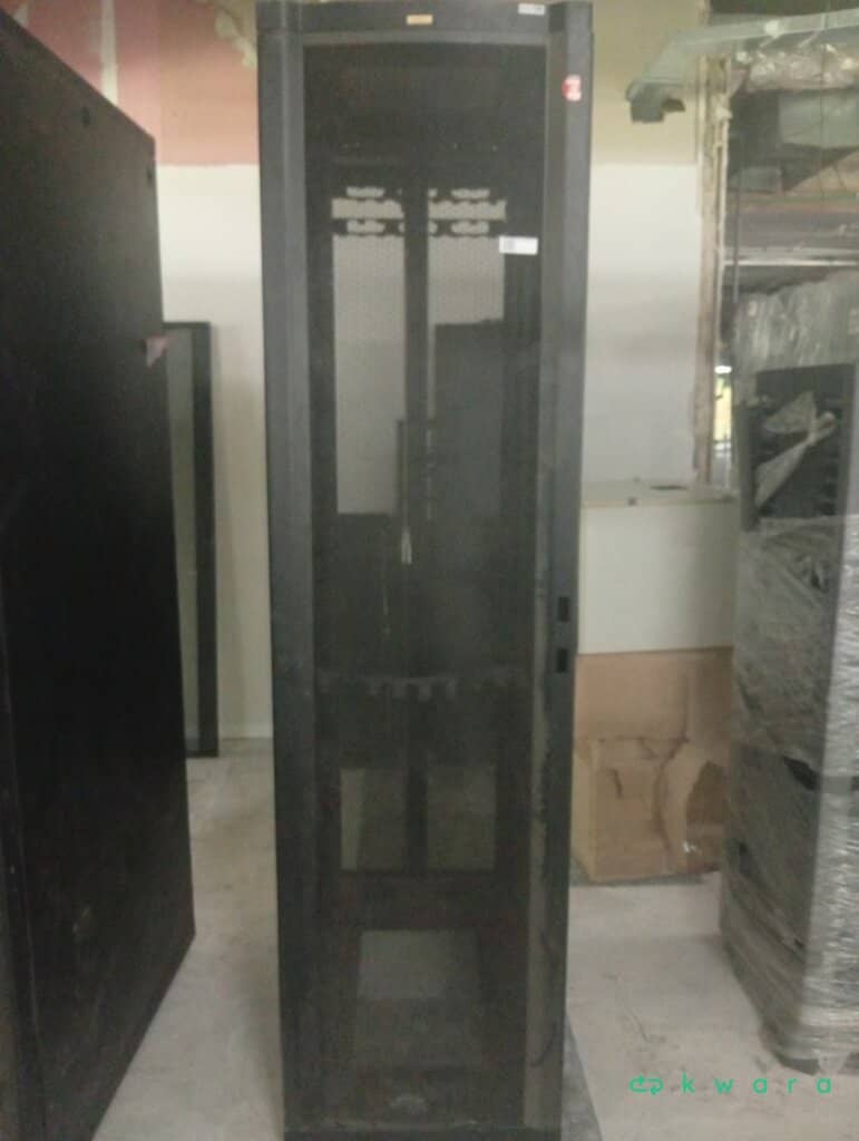 Rack Apc Para Servidor E Telefonia - foto 1