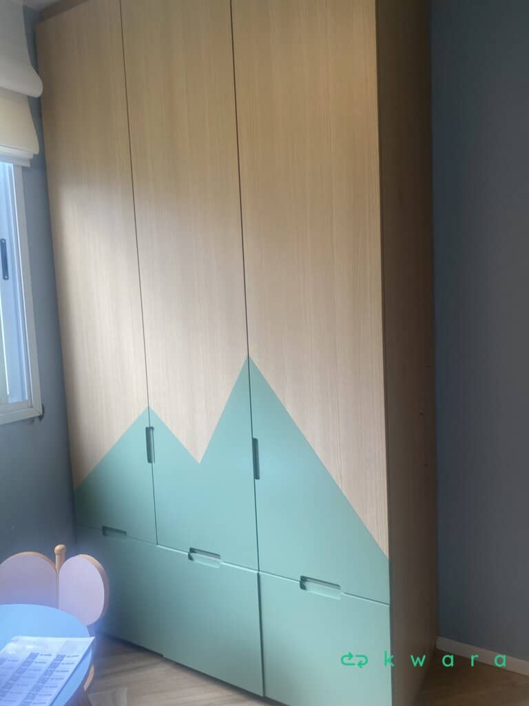 Guarda roupa com 3 portas e 3 gavetas (não inclui itens) - foto 1