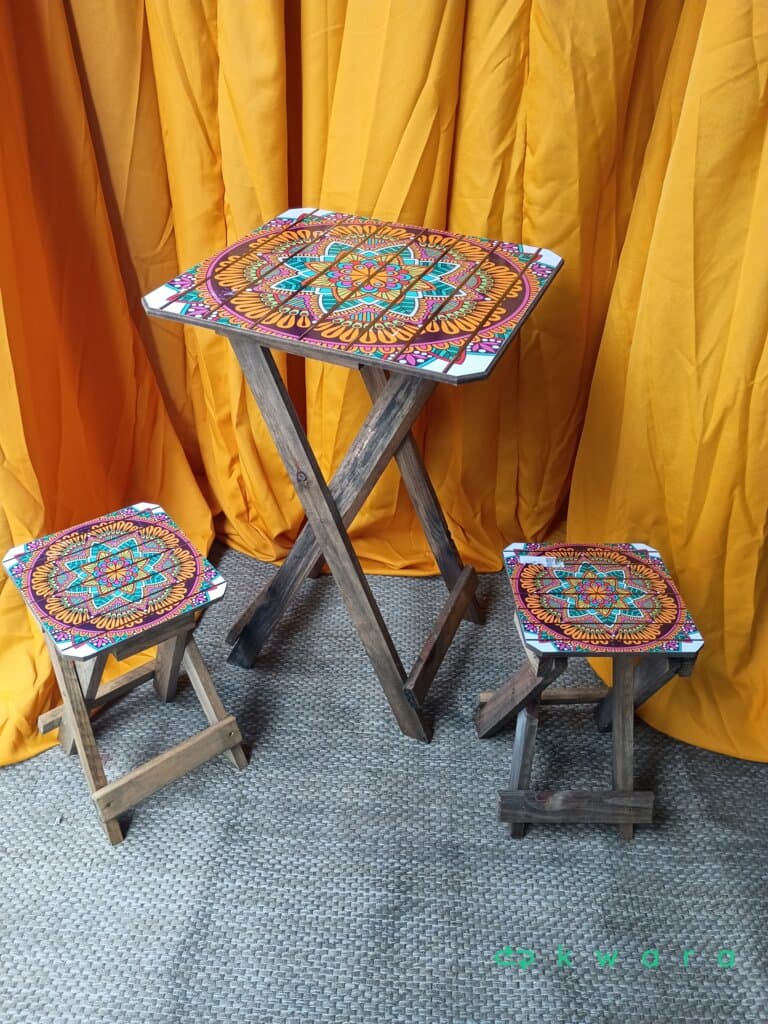 Mesa e 2 banquetas - foto 1