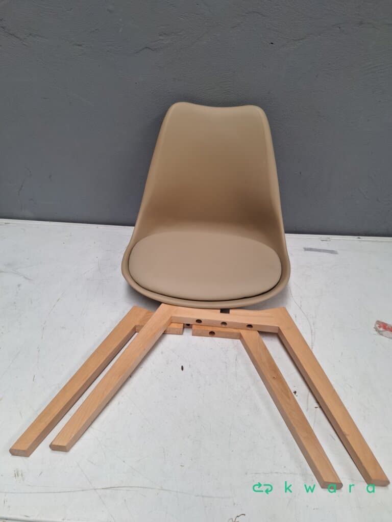 Aprox. 30 Itens - Fogareiro, copos, mop, cadeira, casinha para cachorro, escapamento para moto, pneu e outros - foto 4