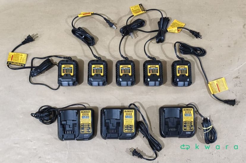8 Itens - Carregadores Dewalt DCB1102-B e DCB107-BR - Saldo A - KR5685 - foto 1