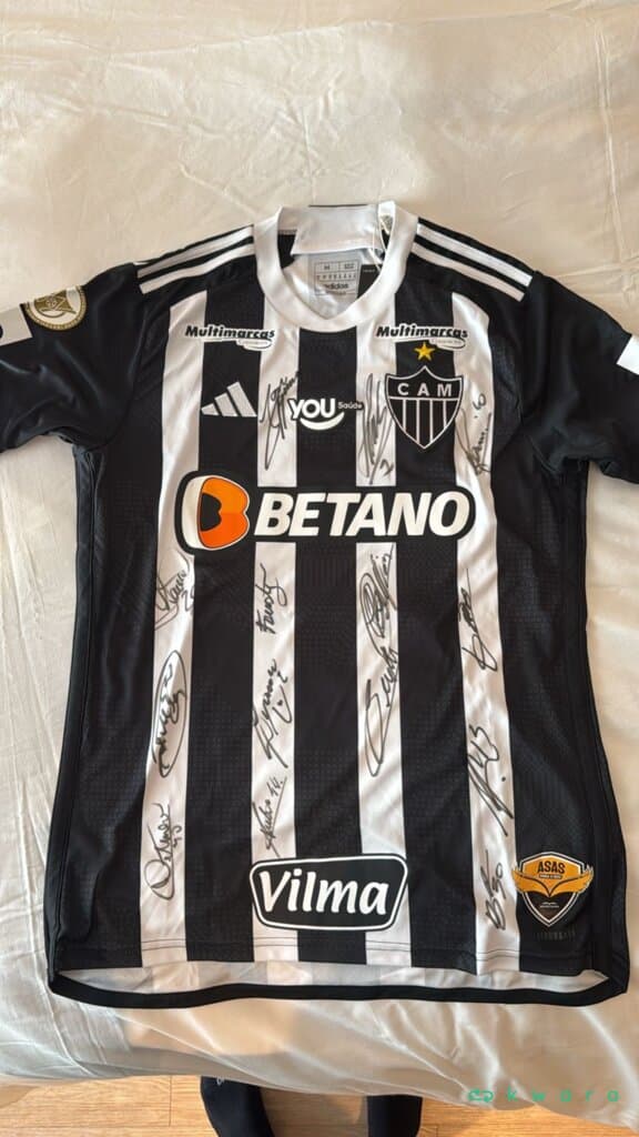 Camisa Oficial do Atlético Mineiro Autografada - foto 1