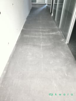 Aprox. 500 placas de piso vinílico - foto 1