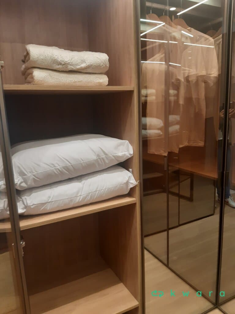 Armário em U com 6 Portas Espelhadas - foto 6