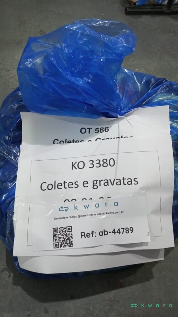 Aprox. 33 coletes e gravatas diversas - KO 3380 - Saldo A - foto 4