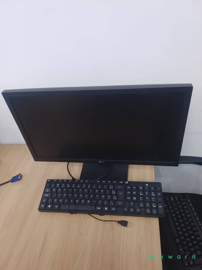 Monitor LG modelo 22mp410 22 Pol. e teclado - foto 1