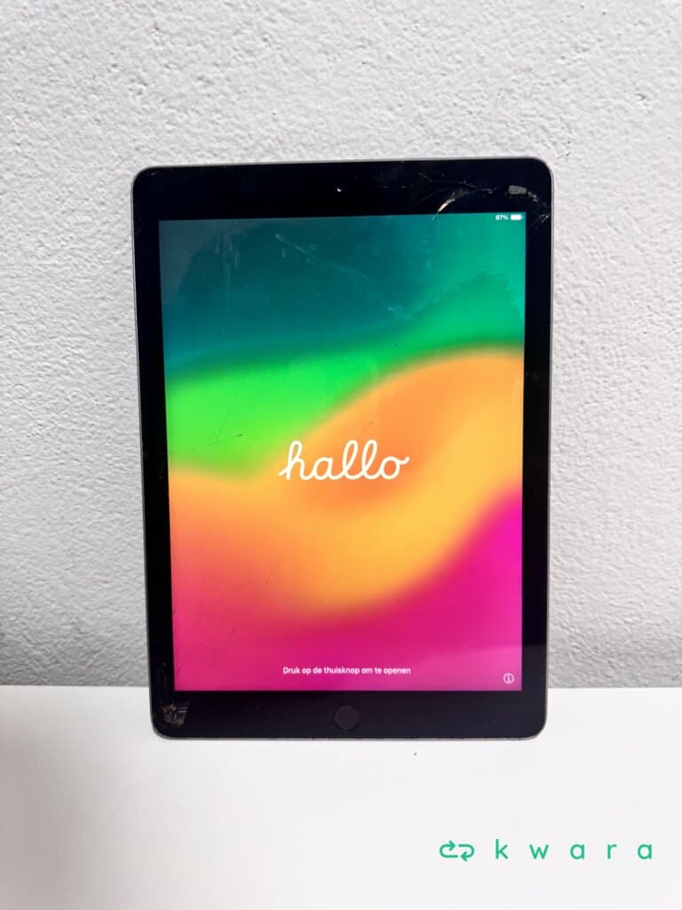 iPad Apple 32Gb 6ª geração com capa protetora de silicone - foto 2