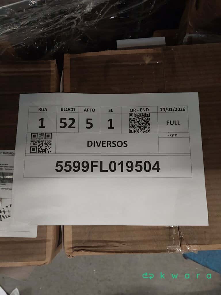 Aprox. 20 Itens: Aspiradores de pó, escadas de alumínio, duchas e produtos de limpeza - foto 2