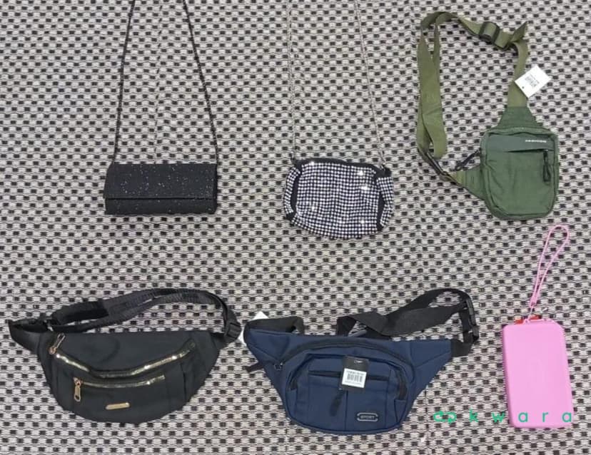 Aprox. 12 Bolsas diversas - Saldo A - KO3285 - foto 1