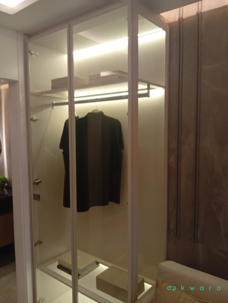 Armário com 2 portas (não inclui roupas e decoração) - foto 2