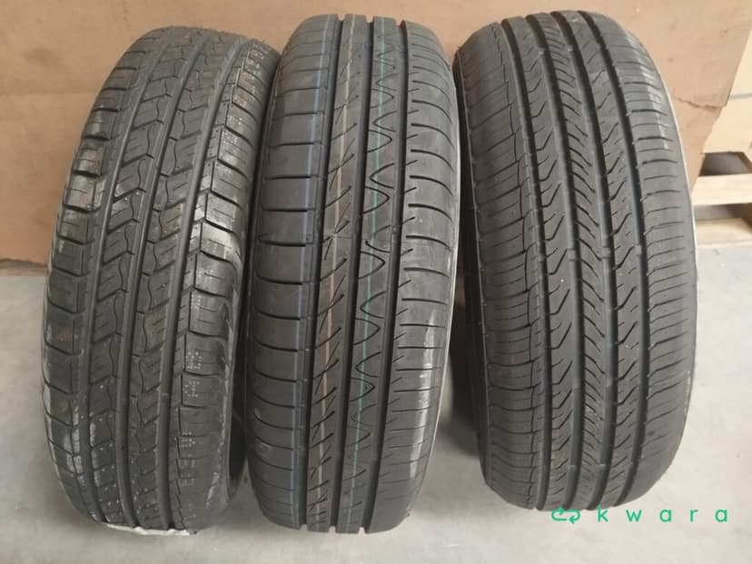 3 Pneus Itaro, 1 Pneu Continental, 1 Marques Pneu e 1 Fastway - foto 1
