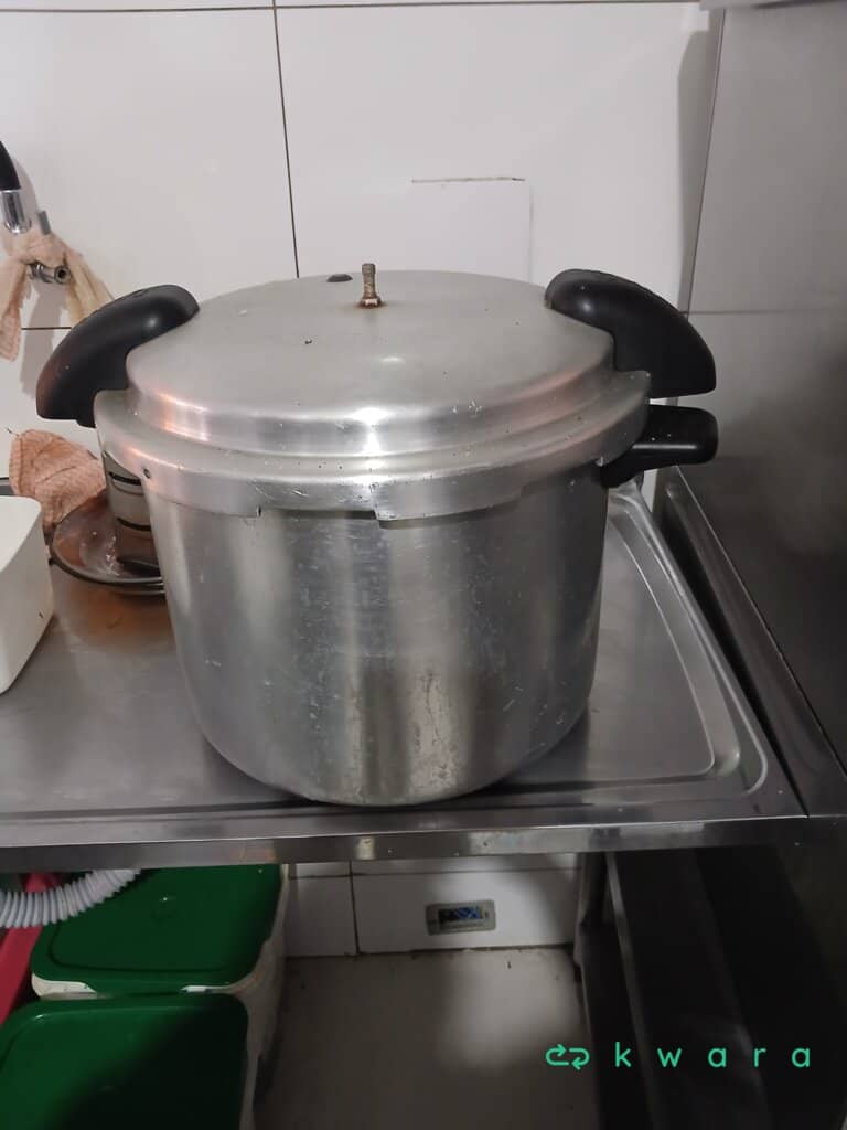 Panela de pressão - foto 1