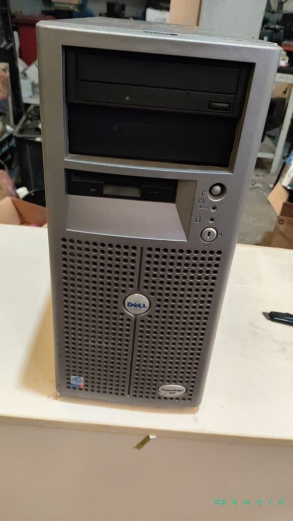 Servidor Dell Power Edge 700 - foto 1