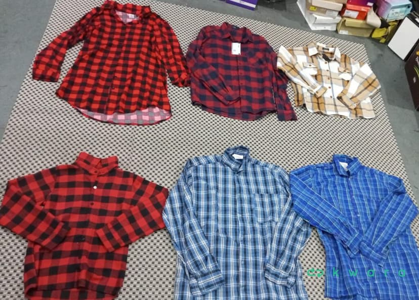 Aprox. 14 roupas xadrez diversas - KO3838 - Saldo A - foto 2