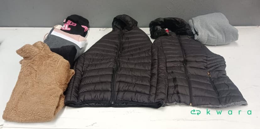 Aprox 300 Peças de Roupas - Bobojaco feminino e masculino, calças, blusas, peças intímas e touca de cetim - foto 1