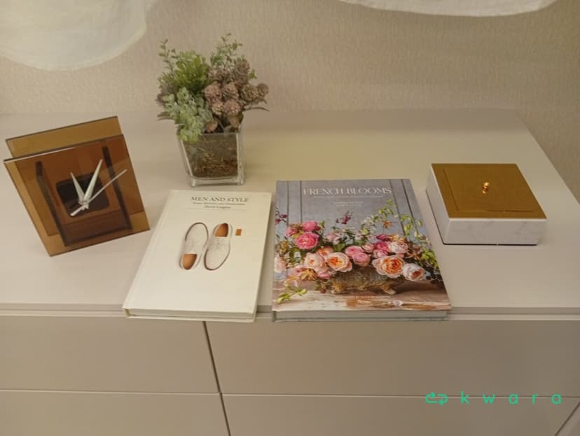 2 Livros, relógio, vaso e porta objetos - foto 1