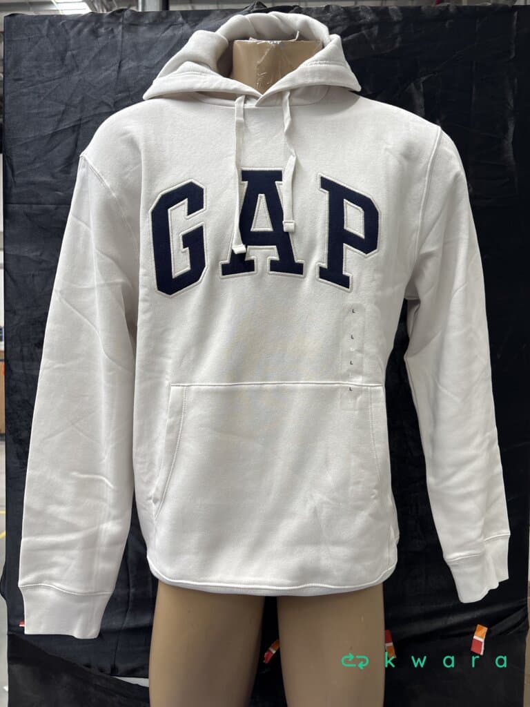 Aprox. 126 Roupas diversas (GAP, Colcci e outros) - AVA VEN VES 067 - foto 11