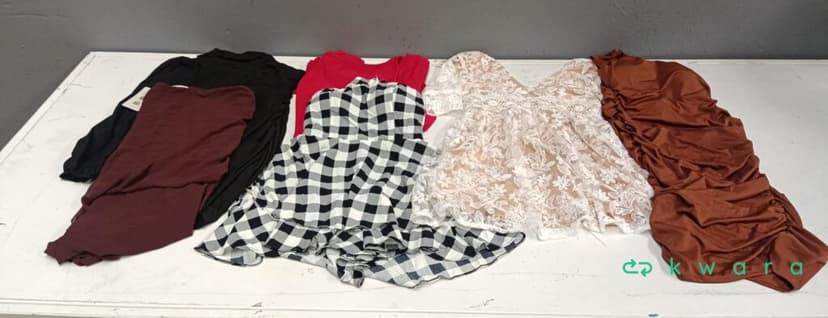 Aprox. 185 Peças de Roupas - Calças jeans, blusas, bobojaco, vestidos, meias, calcinhas, baby doll, bermuda, short jeans - foto 2
