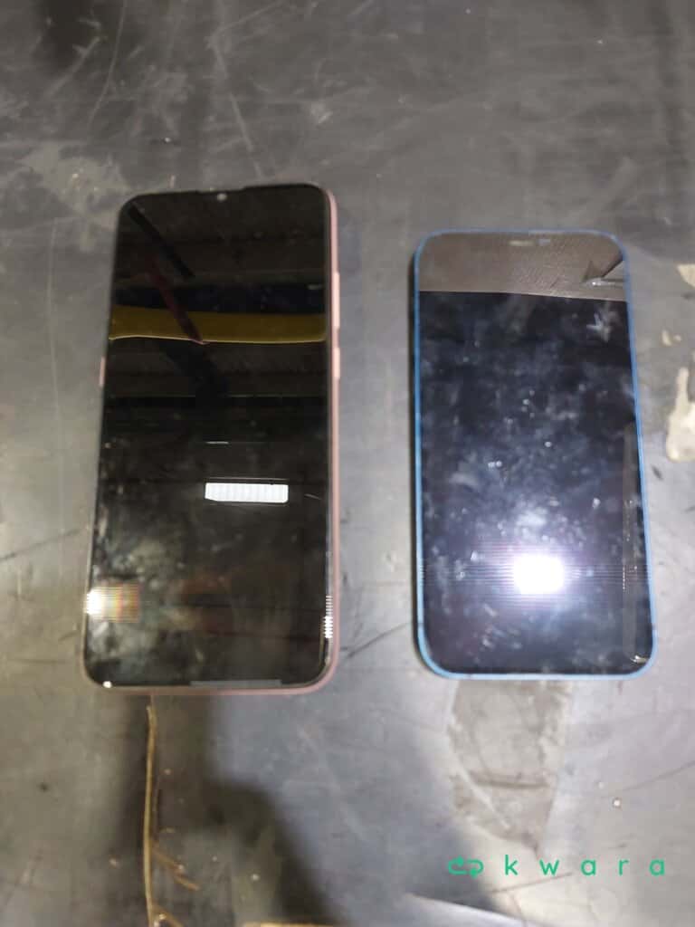 Aprox 50 Itens: Smartphones Apple, Samsung, Motorola e Notebooks Positivo - foto 2