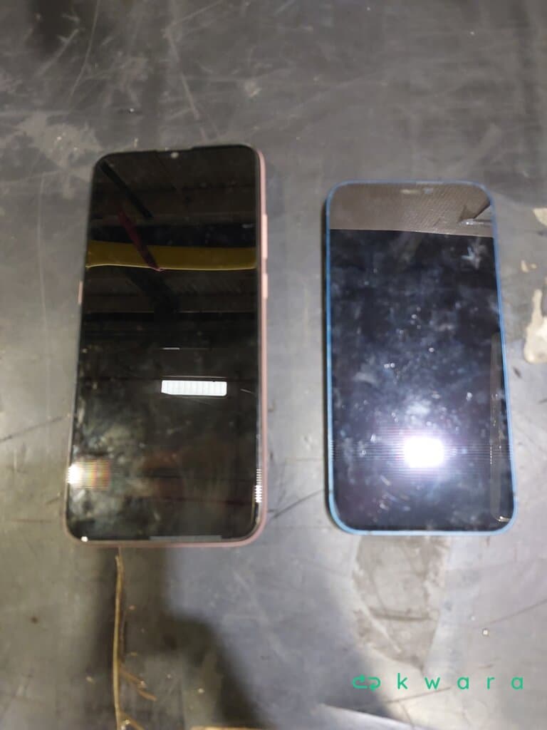 Aprox 50 Itens: Smartphones Apple, Samsung, Motorola e Notebooks Positivo - foto 2