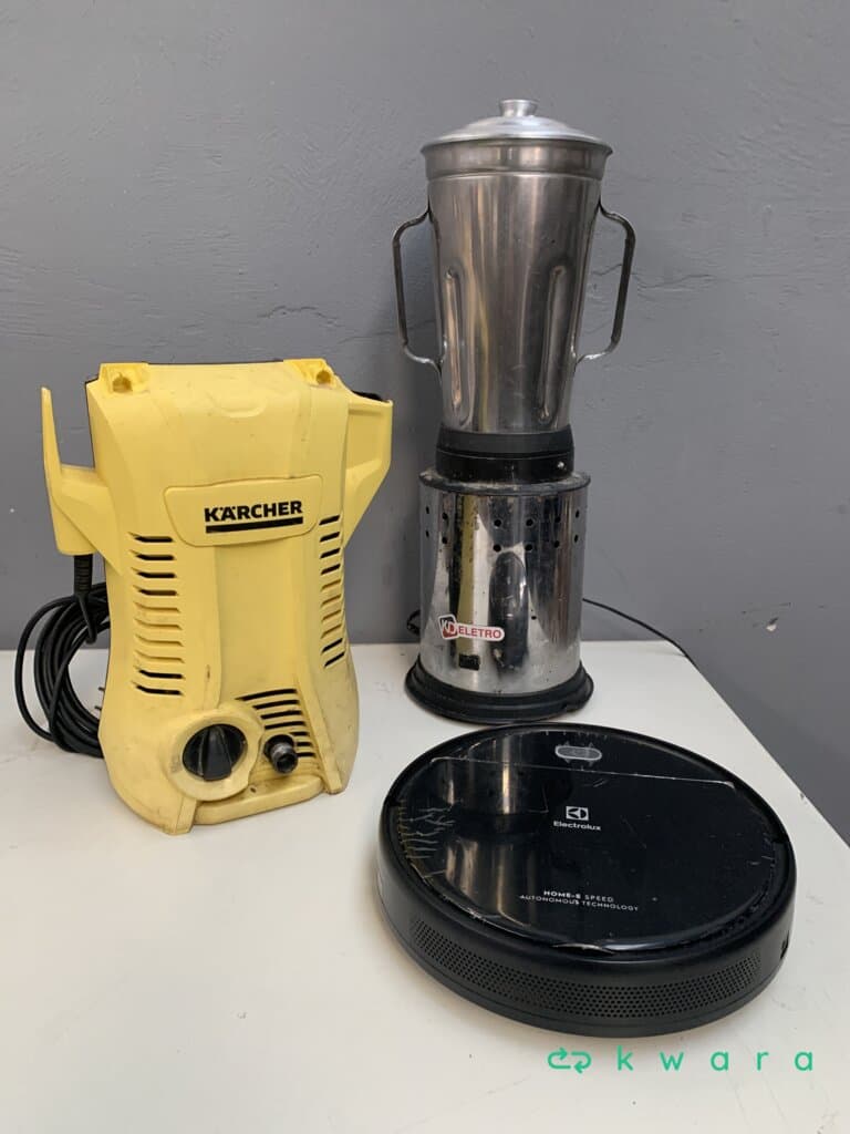 Robô apirador de pó Electrolux, liquidificador industrial 4 litros e lavadora de alta pressão K1 - foto 5