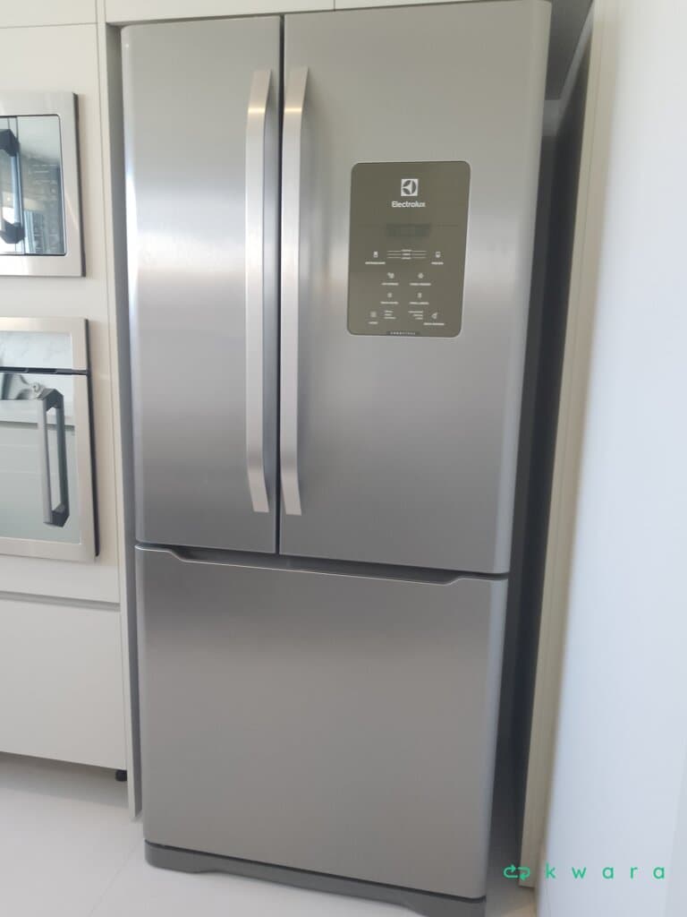 Refrigerador Electrolux 127V Modelo DM84X - foto 1