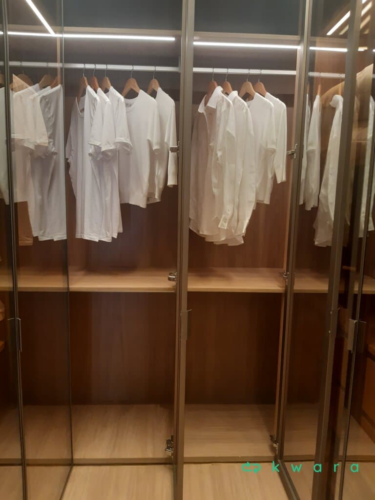 Armário em U com 6 Portas Espelhadas - foto 4