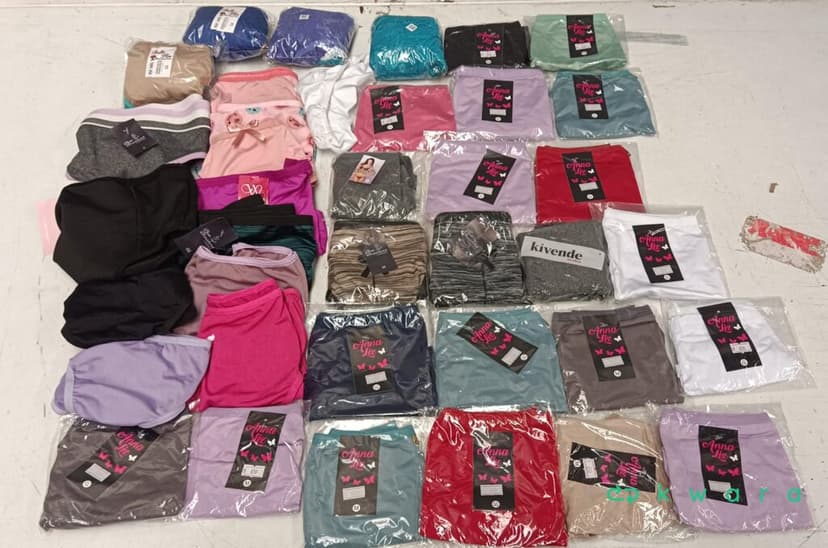 Aprox.150 itens - Fones de ouvidos, vestuário, ursos, bolsas e mochilas e outros - foto 4