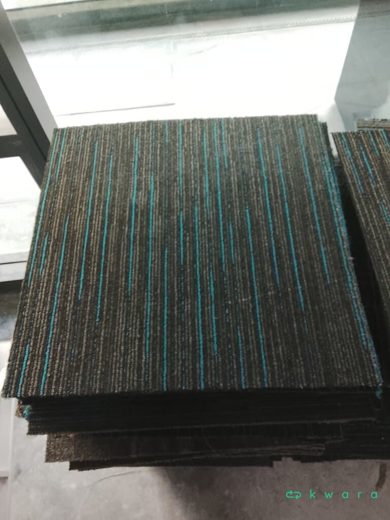 Aprox: 220 Carpetes - foto 1