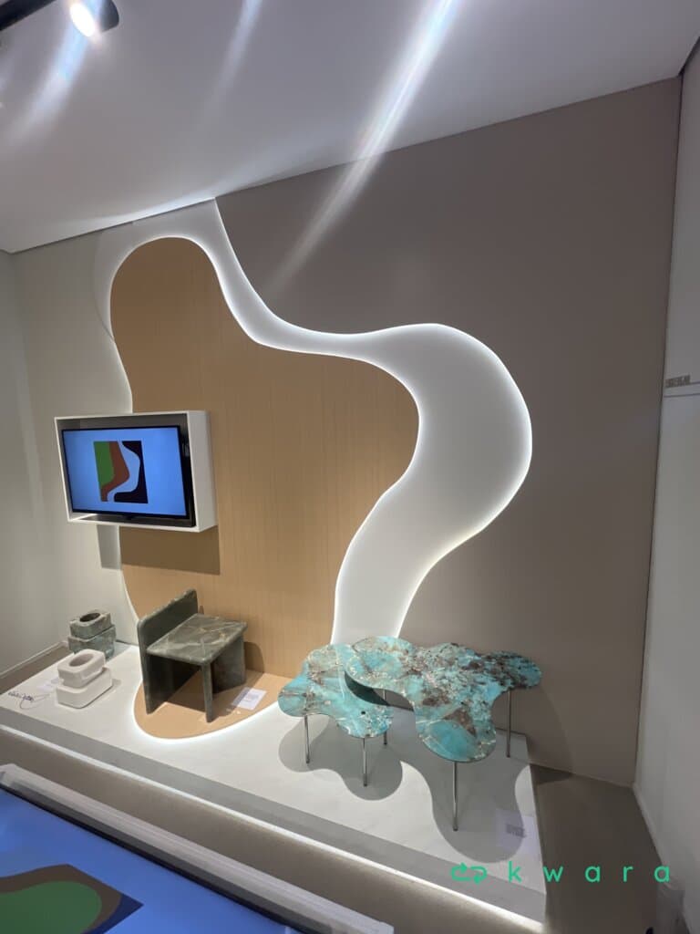 2 Painéis com iluminação e 2 nichos para televisor (não inclui televisor) - foto 1