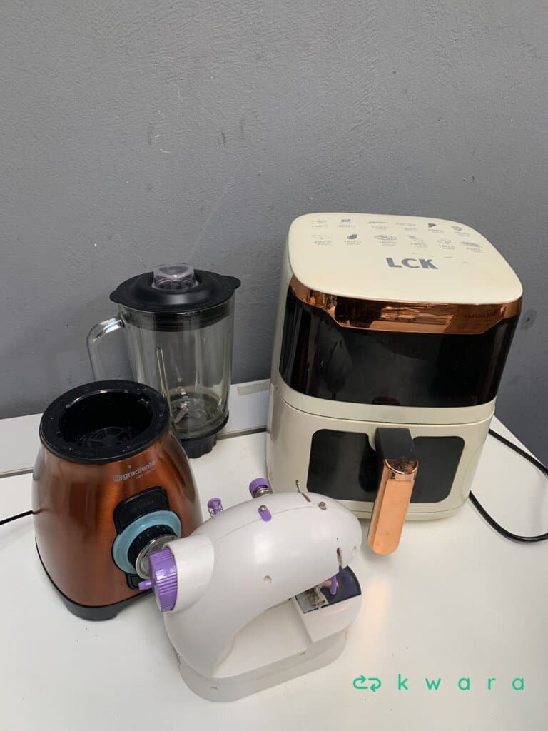 Mini máquina de costura reta portátil, liquidificador copo de vidro c/ 1,5 l e air fryer 6 litros 1500w sem óleo - foto 4