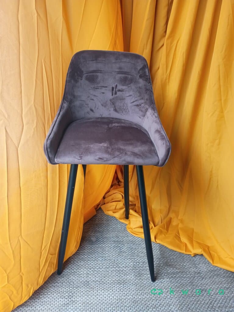 Banqueta ( Alta) em Suede pés de ferro - foto 1