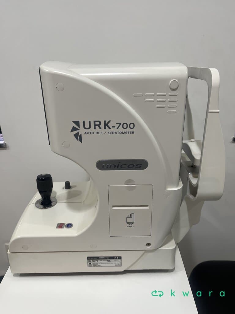 Auto refrator URK-700 -110-240v e mesa de apoio - foto 3