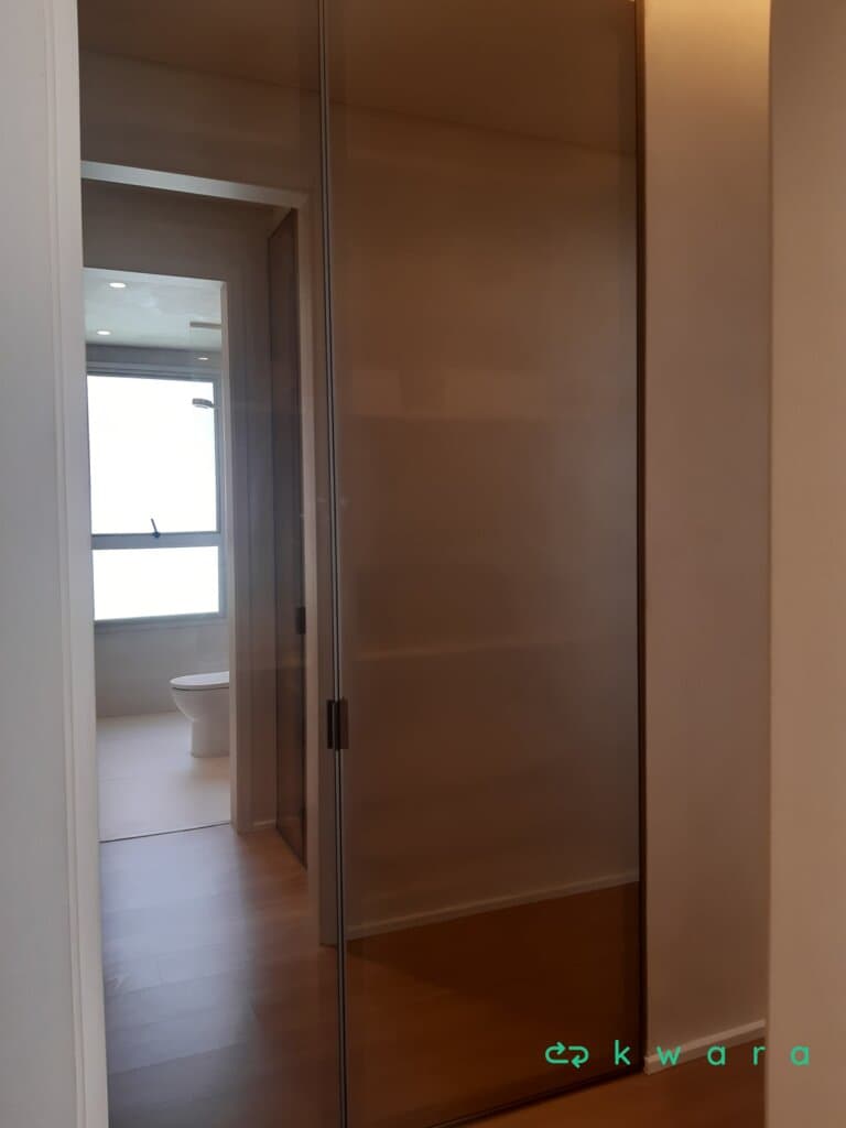 Armário com 2 Portas Espelhadas - foto 1