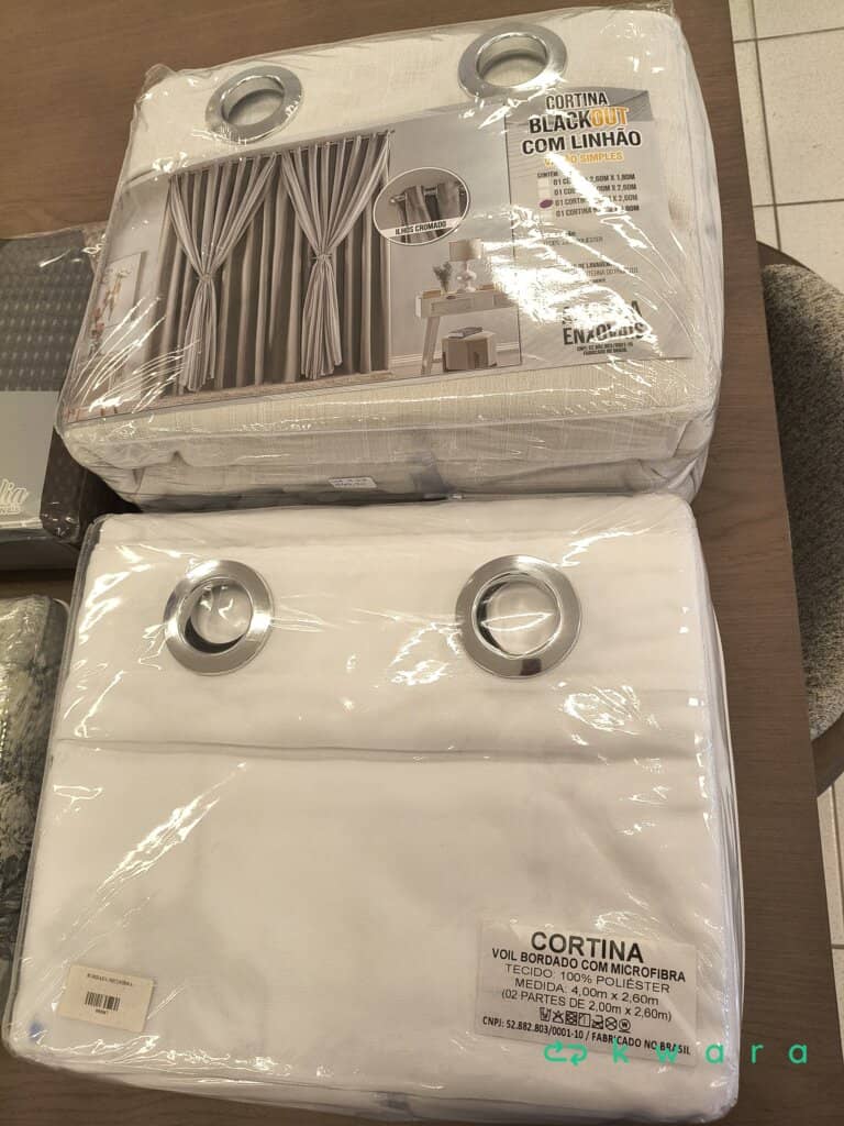 3 Cortinas e 2 cobre leitos - foto 1